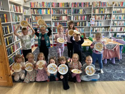 Okładka albumu: Małe MIłe Czwartki - Dzień Pszczoły